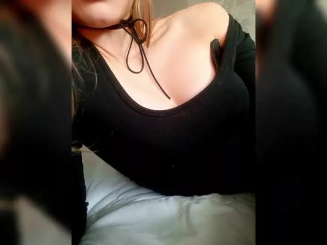 Offline Marina828 on BongaCams