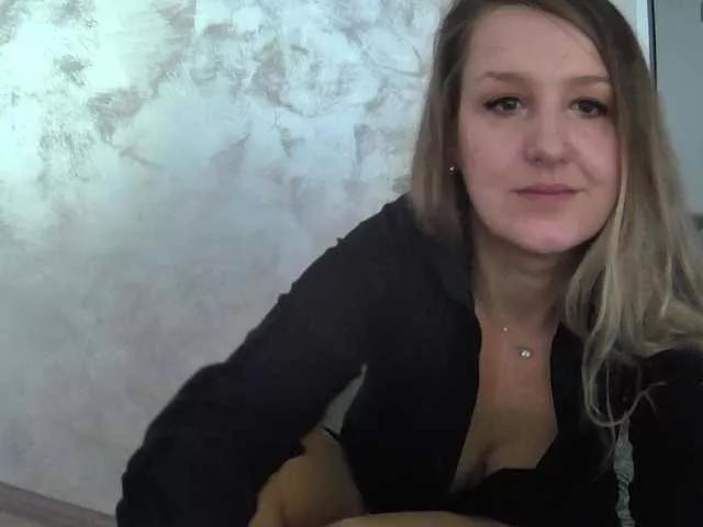 MayaTrainorX on BongaCams 