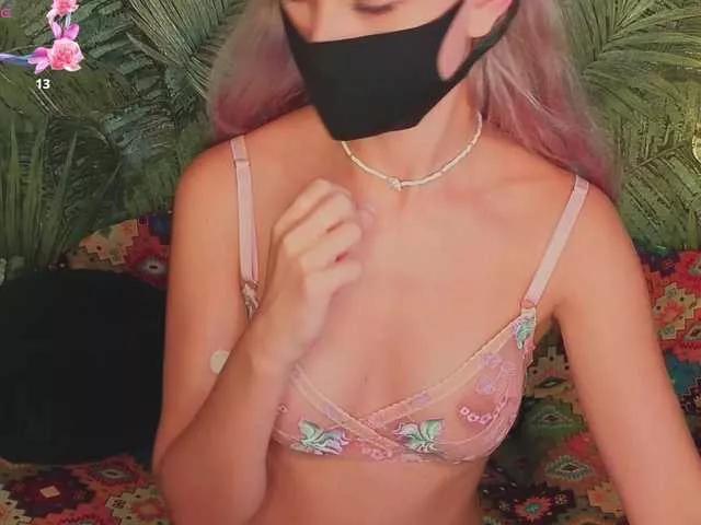 Offline Meeeeow on BongaCams