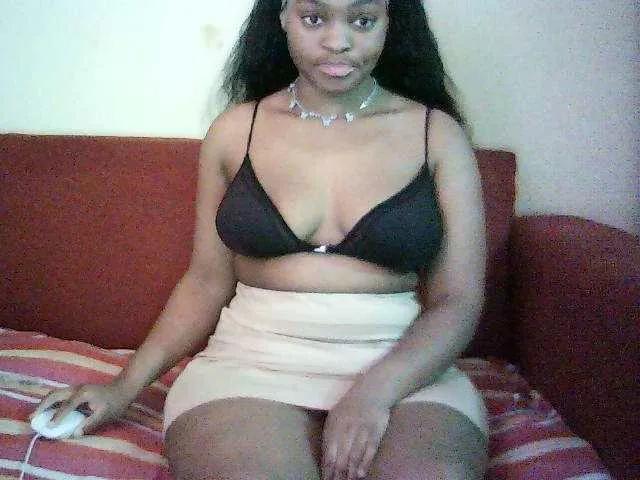 Offline Mercedes-bunz05 on BongaCams