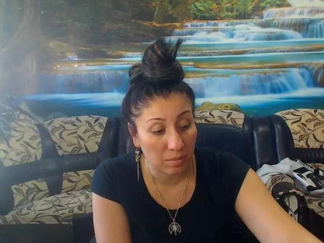 Offline MoistMady on BongaCams