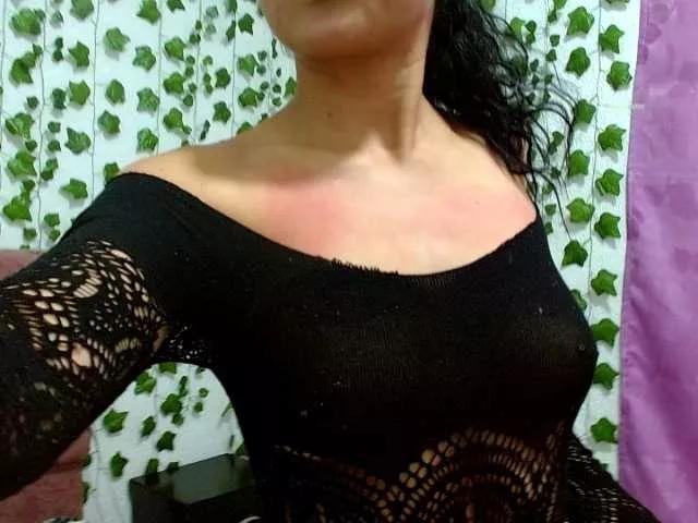 mollyambersj on BongaCams 