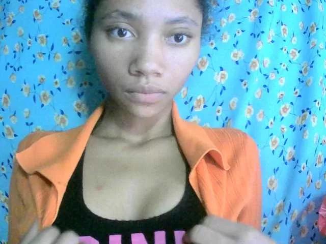 Monicaxa on BongaCams