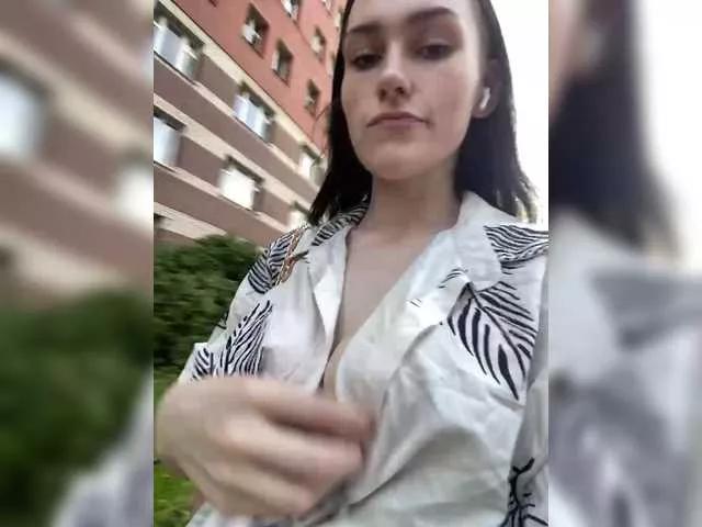 Offline Moonlitmiragea on BongaCams