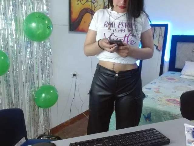 naray-ackerma on BongaCams 