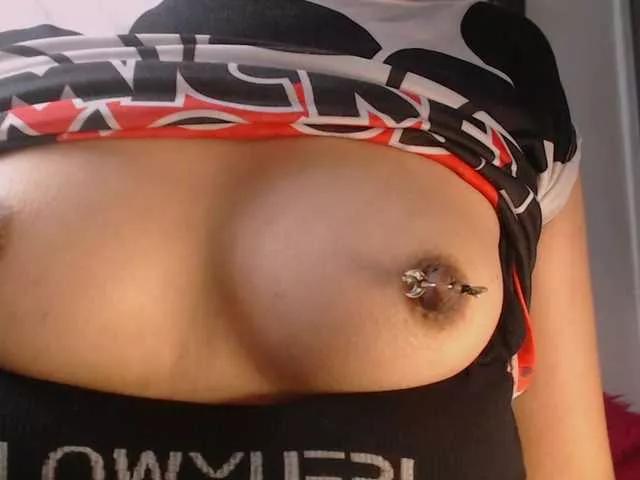 nathalie-f on BongaCams
