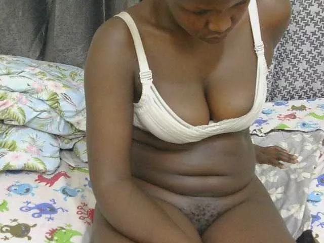 Paris-Ess on BongaCams