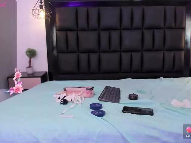 Petite-esther on BongaCams 