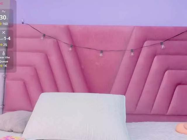 Offline petitelittleebony on BongaCams