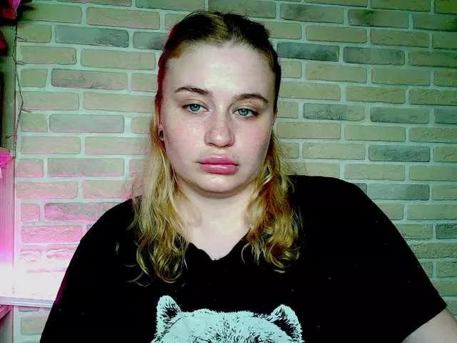 Offline pretttyalice on BongaCams