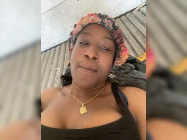 PrettyDoubleG on BongaCams 