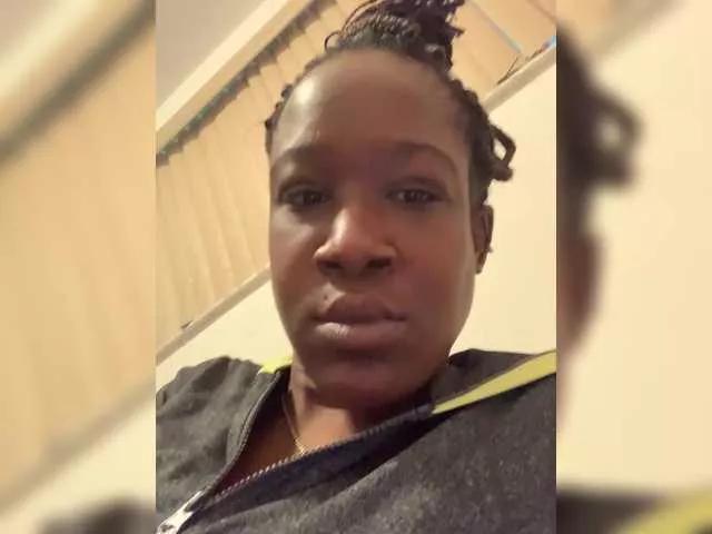 PrettyDoubleG on BongaCams 