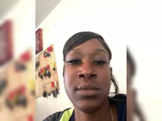 PrettyDoubleG on BongaCams 