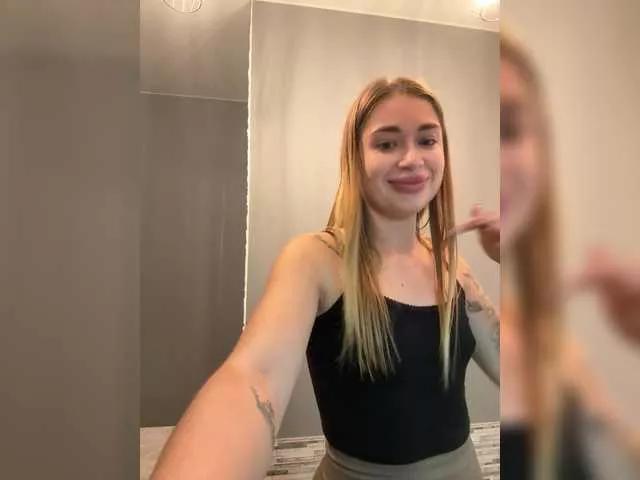 Offline PrettyLion999 on BongaCams