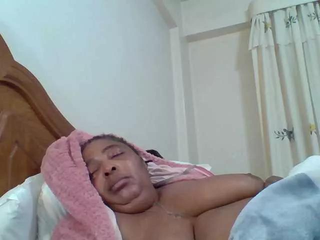 Offline pussylips53 on BongaCams