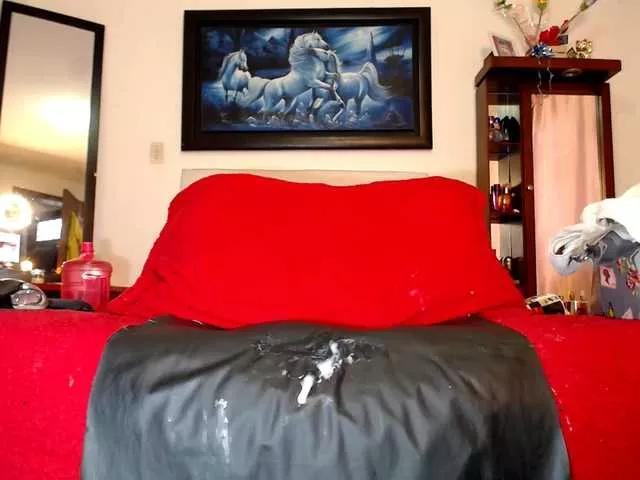 queensquirtluna on BongaCams 