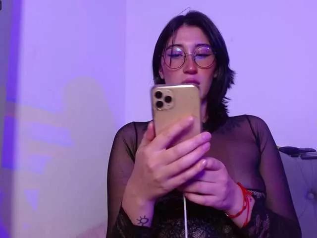 Offline Red-moonn on BongaCams