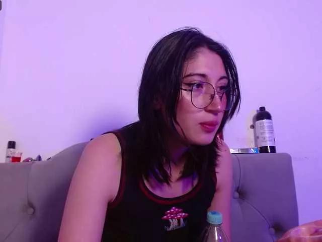 Offline Red-moonn on BongaCams
