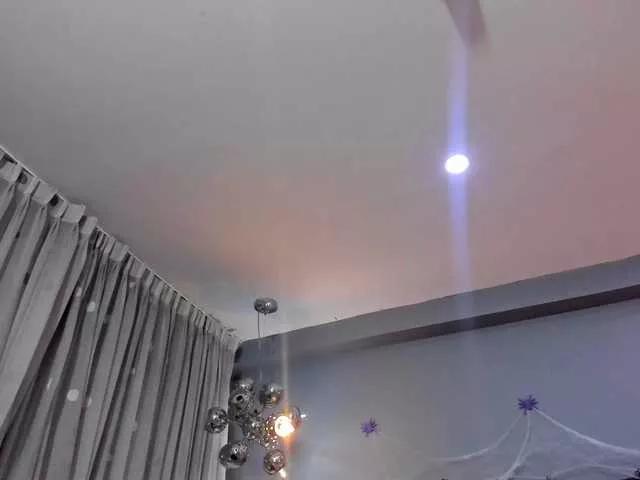 RedAngel1- from BongaCams