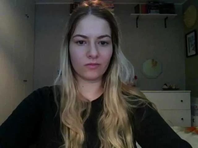 Offline RosieJune on BongaCams