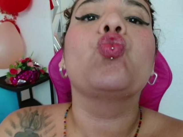 Offline rous-kinky on BongaCams