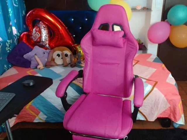 Offline rous-kinky on BongaCams