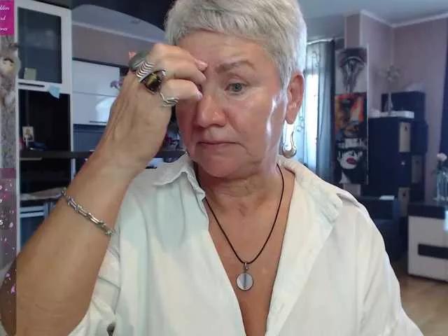 Offline roxana-brooks on BongaCams