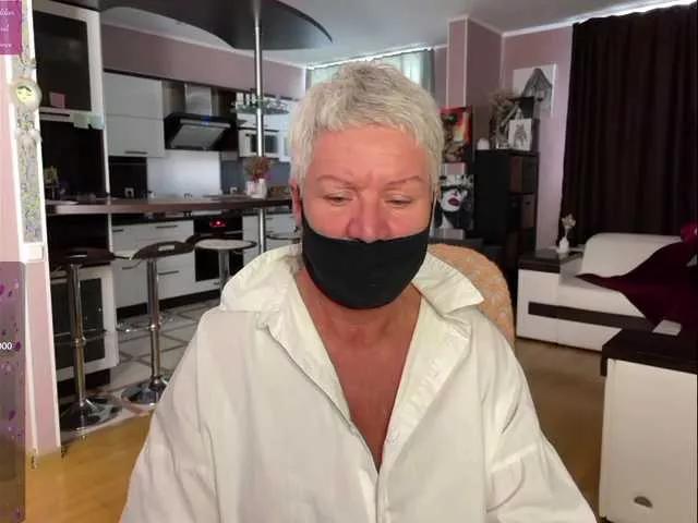 Offline roxana-brooks on BongaCams