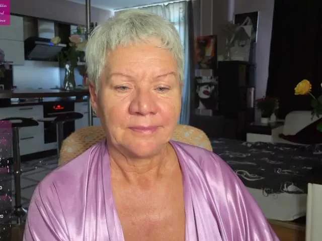 Offline roxana-brooks on BongaCams