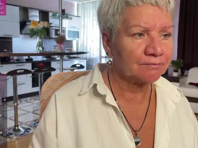 Offline roxana-brooks on BongaCams