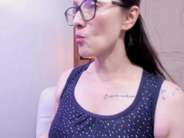 Sahaara on BongaCams 