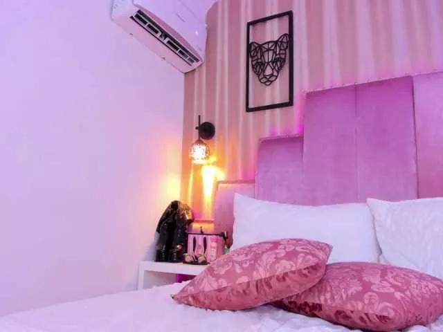 Freechat SamanthaAdelle on BongaCams