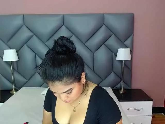 Offline SammyRose on BongaCams