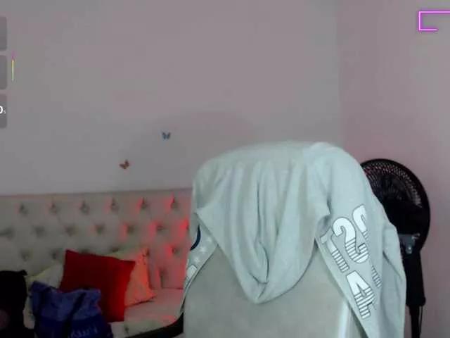 Discover Sasha-17-, she wants to masturbate for you sasha-17- from BongaCams