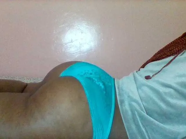 Sexyapple2002 on BongaCams