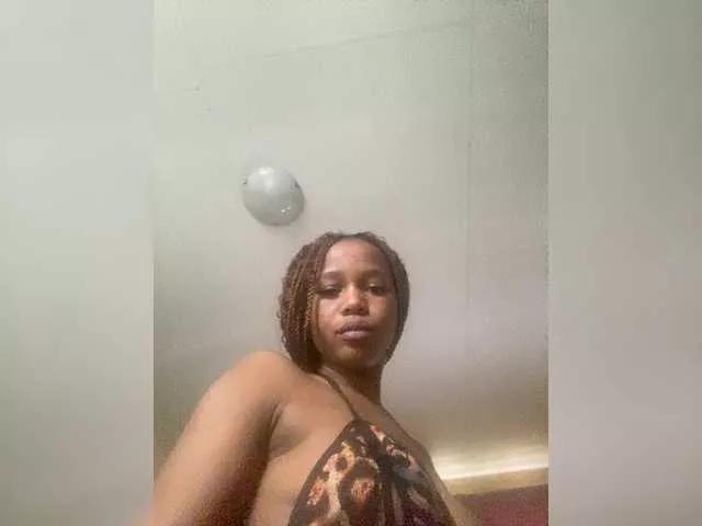 Offline Sexybaddie on BongaCams