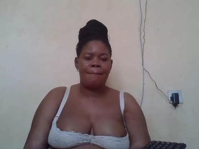 Freechat Sexydove on BongaCams