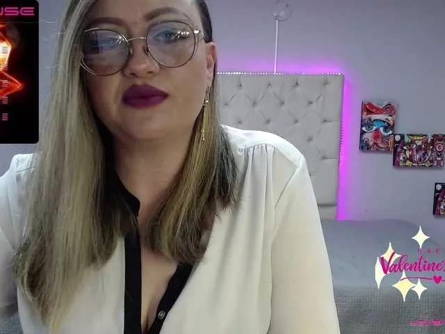 Shantal-w on BongaCams 