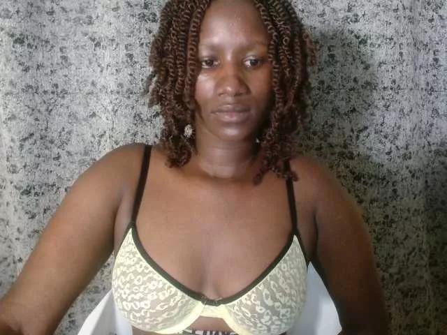 Offline Sleekmellanin on BongaCams