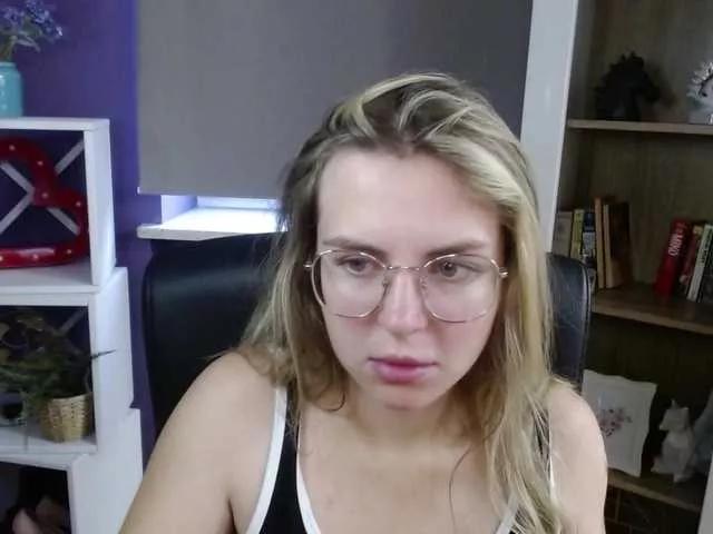 soft-zoey on BongaCams