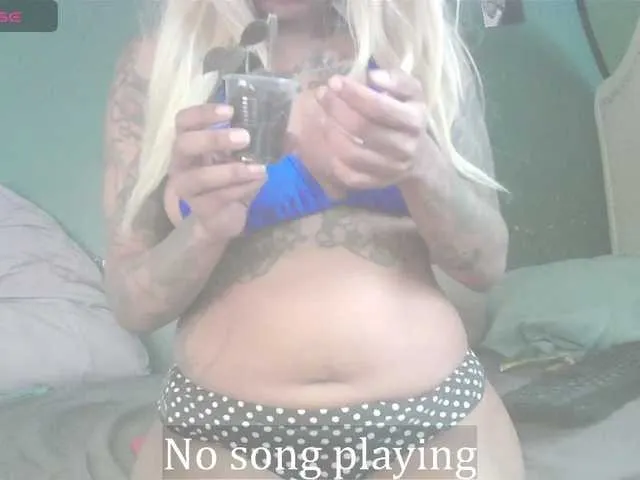 stella-clitella on BongaCams
