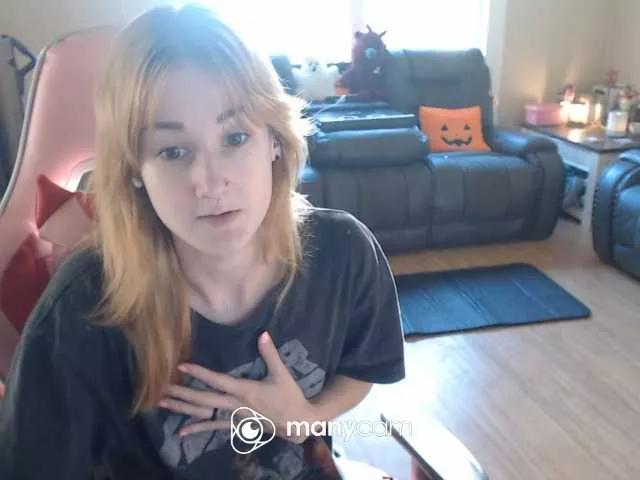 StrawberryFey on BongaCams