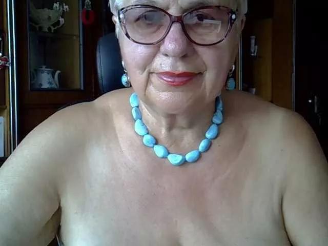 SweetCherry00 on BongaCams