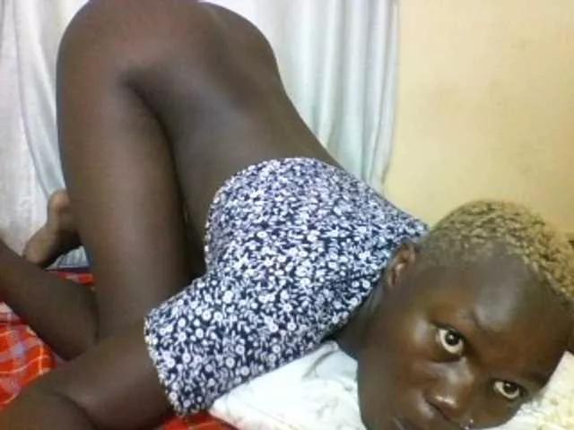 Sweetchocolate on BongaCams 