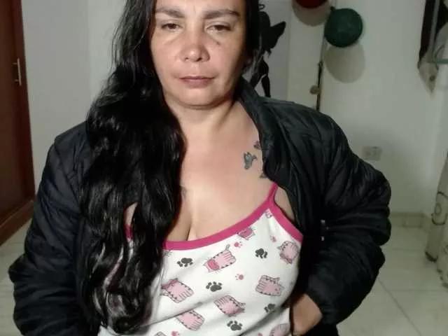 vivian-milf-paint on BongaCams 