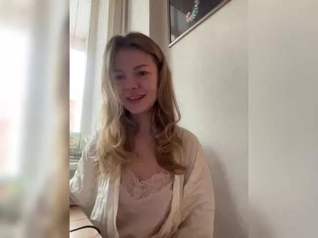 Freechat wetLips on BongaCams