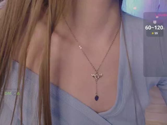 Xtelinaa on BongaCams 