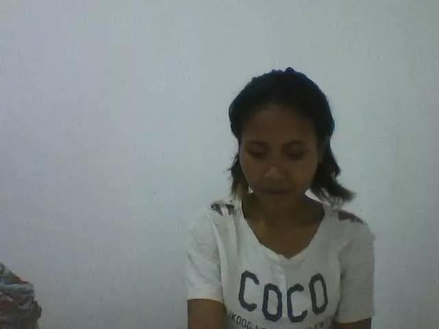 Offline YoungNatie on BongaCams