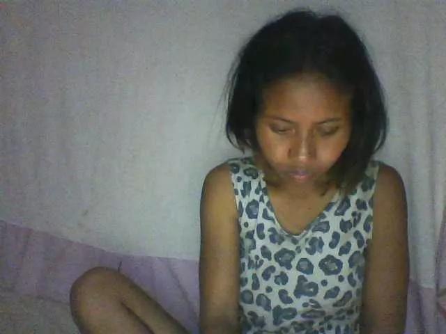 Offline YoungNatie on BongaCams