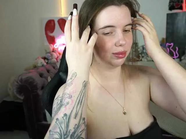 Offline YourSecretDesire on BongaCams